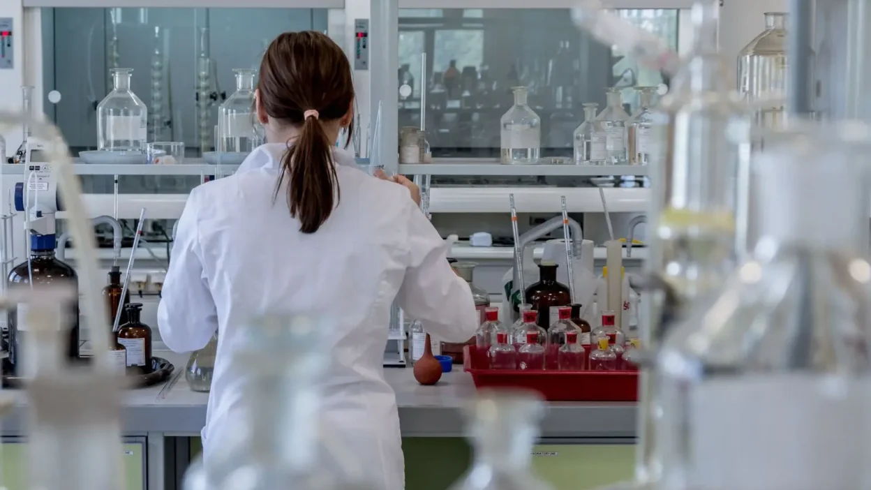 How Specialized Chemistry Services Support Industry